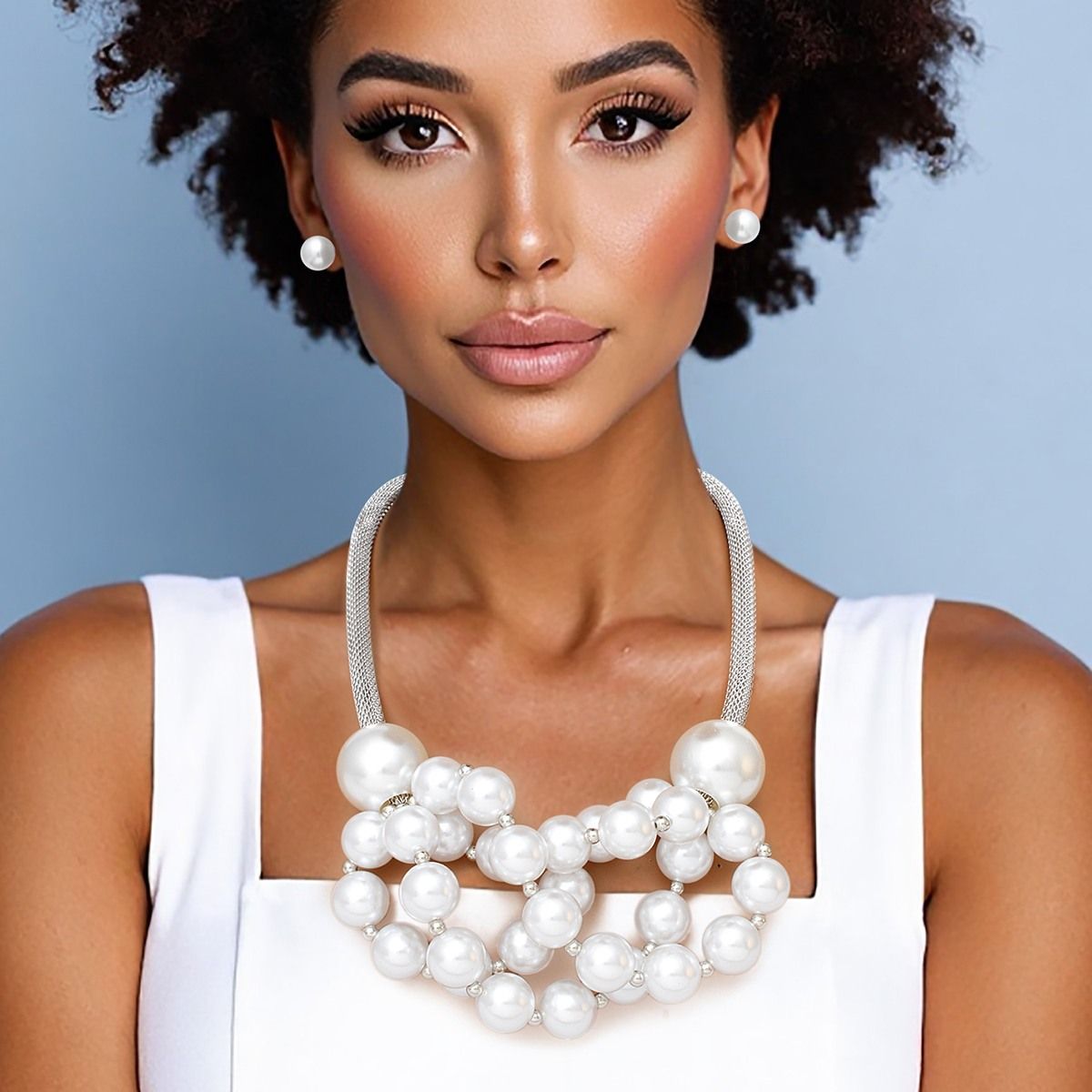 Bib Modern-Meets-Classic White Pearl Necklace